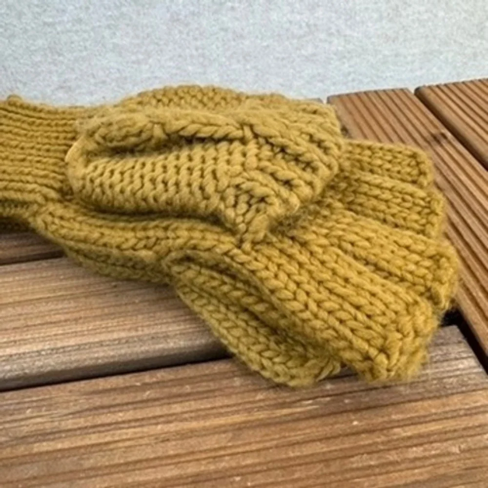 Mitten Fingerless Gloves Mustard Yellow Cable Knit Convertible NEW